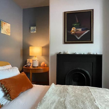 Stylish 2-Bedroom Townhouse Next To Brighton Station Екстериор снимка