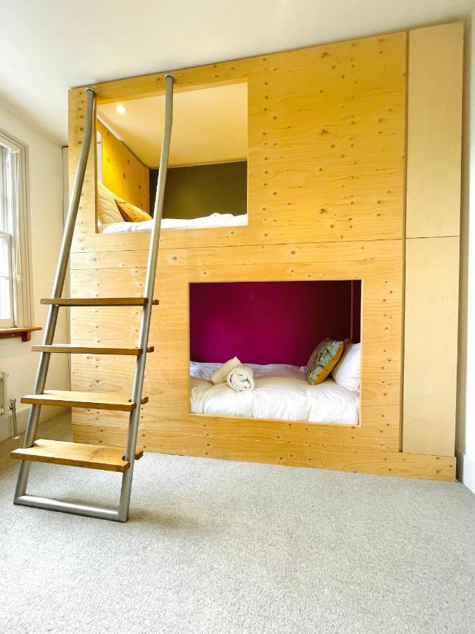 Stylish 2-Bedroom Townhouse Next To Brighton Station Екстериор снимка