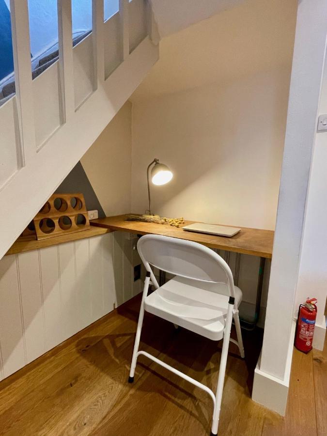 Stylish 2-Bedroom Townhouse Next To Brighton Station Екстериор снимка