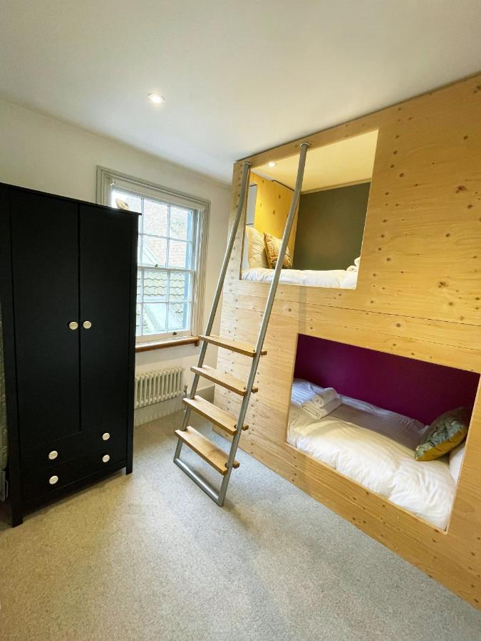 Stylish 2-Bedroom Townhouse Next To Brighton Station Екстериор снимка